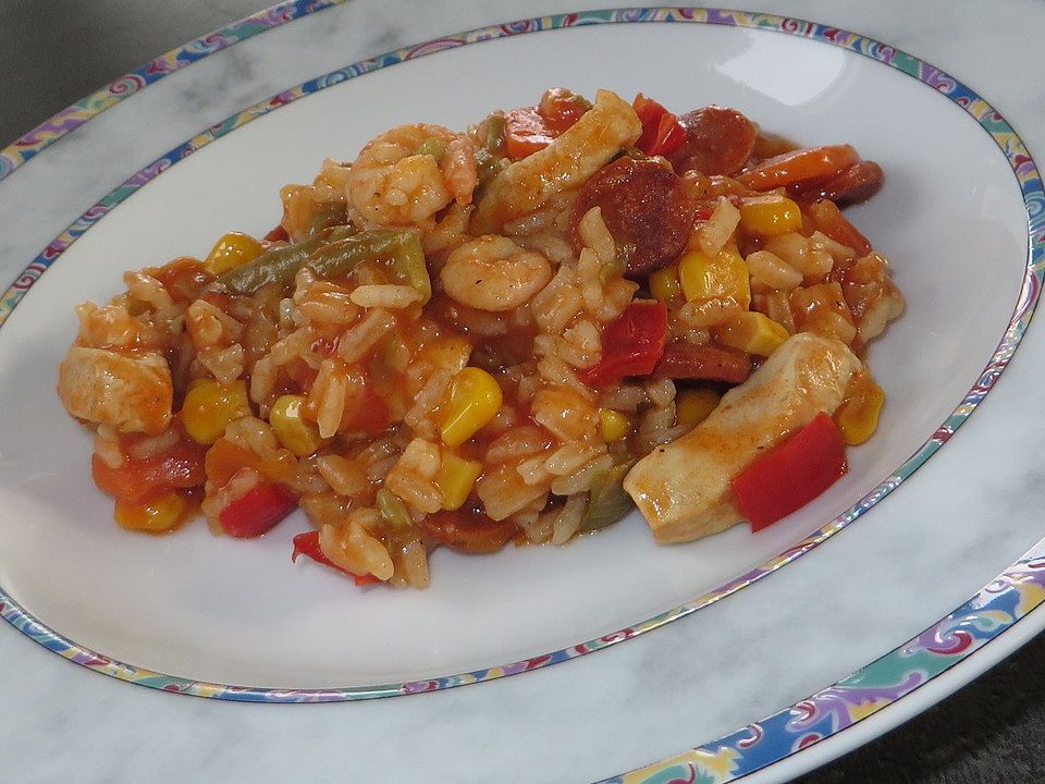 Amerikanisches Jambalaya mit Shrimps, Hähnchenbrust und Würstchen von ...