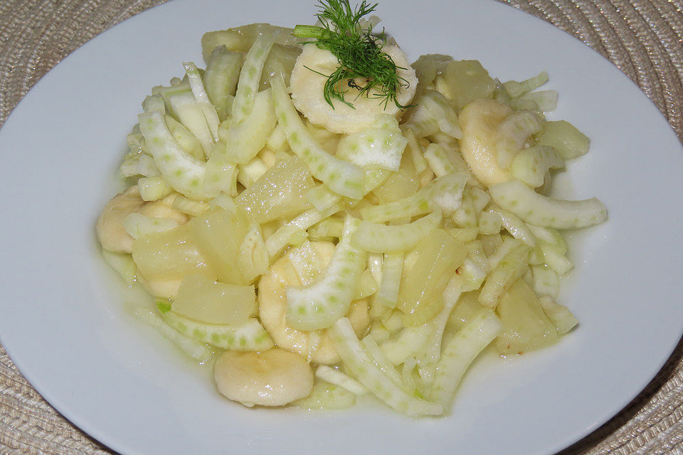 Fenchelsalat mit Ananas und Banane