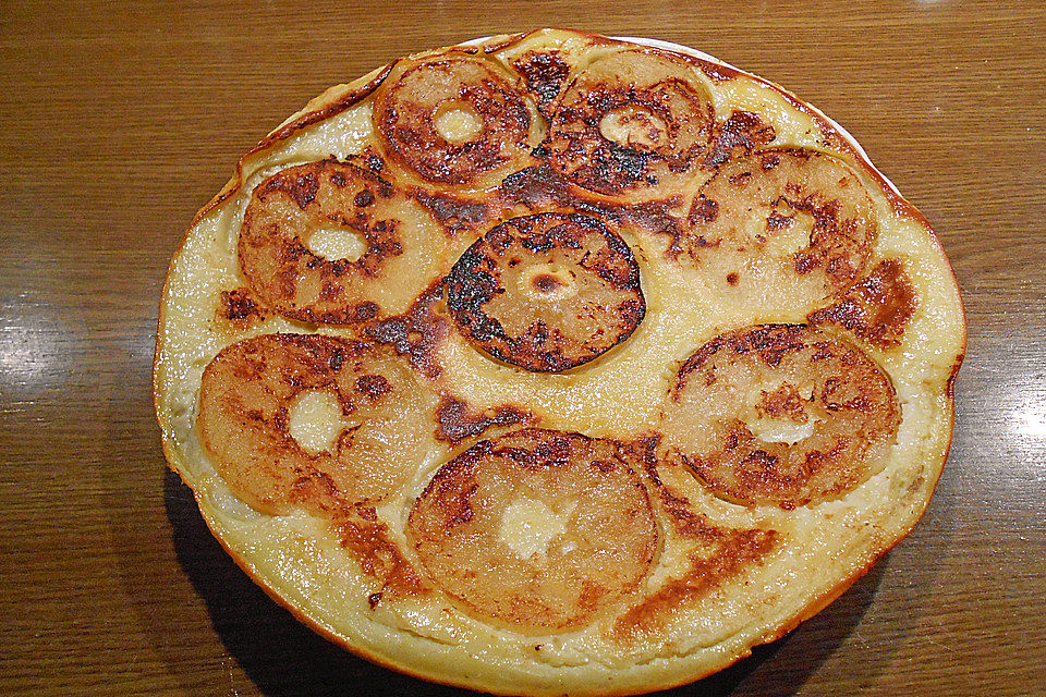 Mehlpfannkuchen mit Äpfeln nach Uromas Art