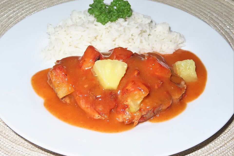 Paprika-Schnitzel mit Ananas