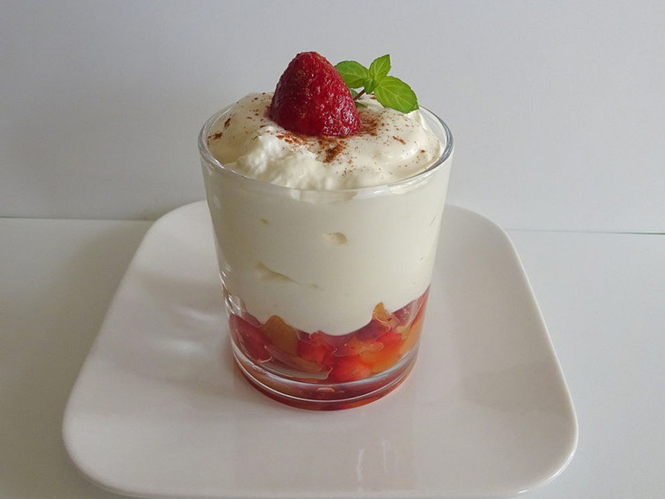 Joghurt-Mascarpone mit Erdbeeren und Pfirsichen von Lavendel12345| Chefkoch