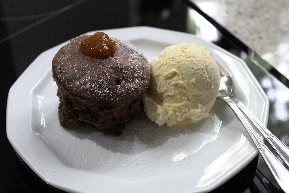 Mikrowellenkuchen mit Vanilleeis, ohne Ei