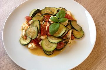 Tomaten-Zucchini-Pfanne mit Feta