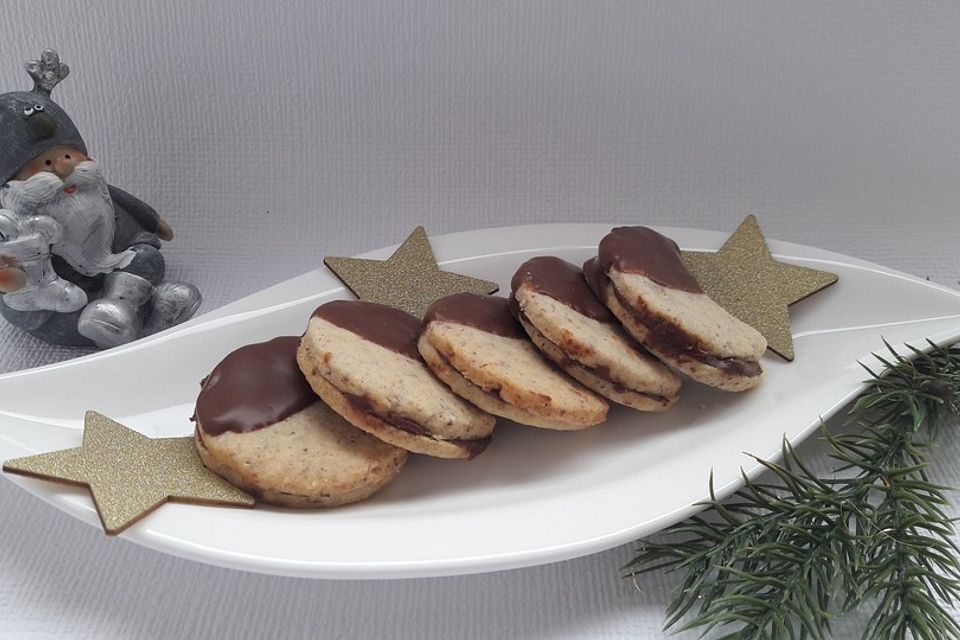 Nougat-Herzen und Nougat-Sterne Nougat-Herzen und Nougat-Sterne