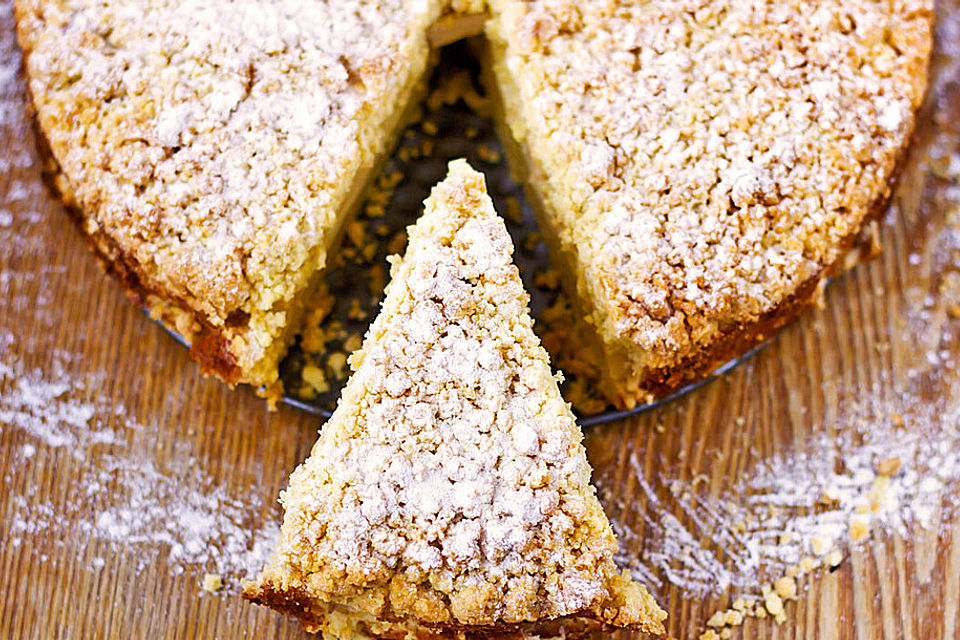 Apfel-Streuselkuchen mit Rahmguss