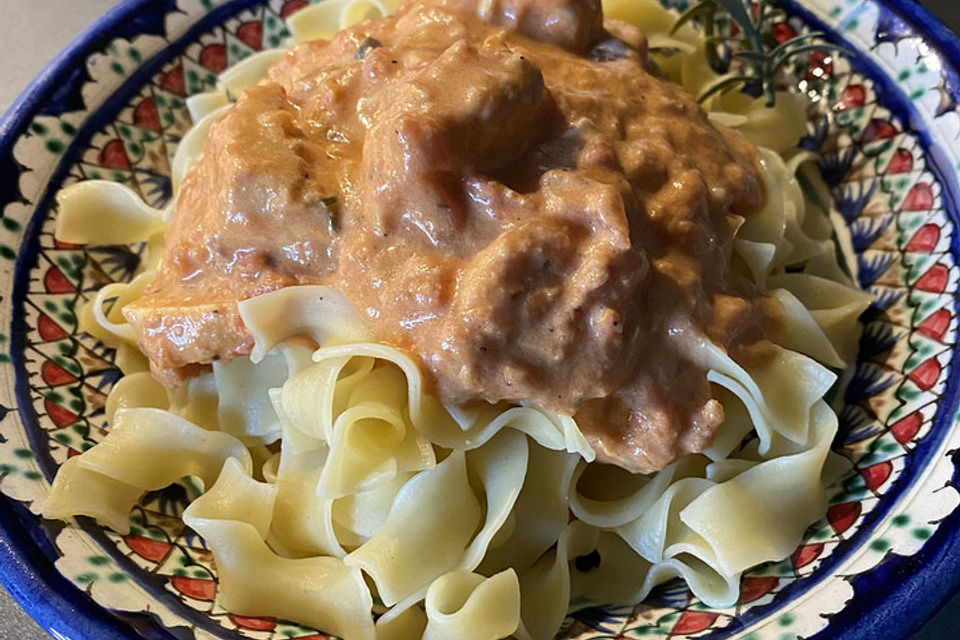 Spaghetti mit Lachs-Sahne-Soße