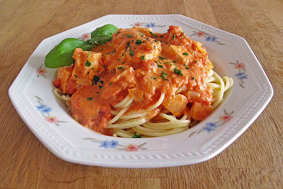 Spaghetti mit Lachs-Sahne-Soße