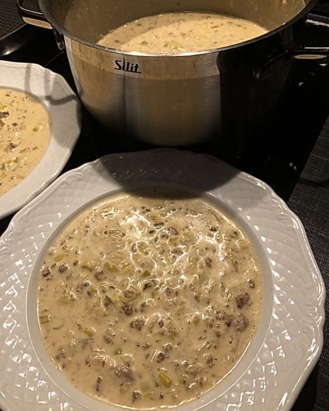 Käse-Lauch-Suppe mit Soja-Hack