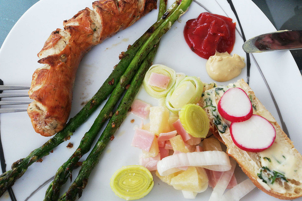 Lauch-Wurst-Salat mit Ananas