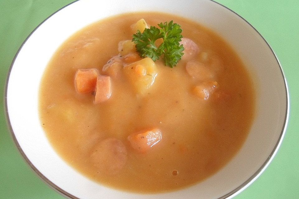 Kartoffelsuppe mit Würstchen