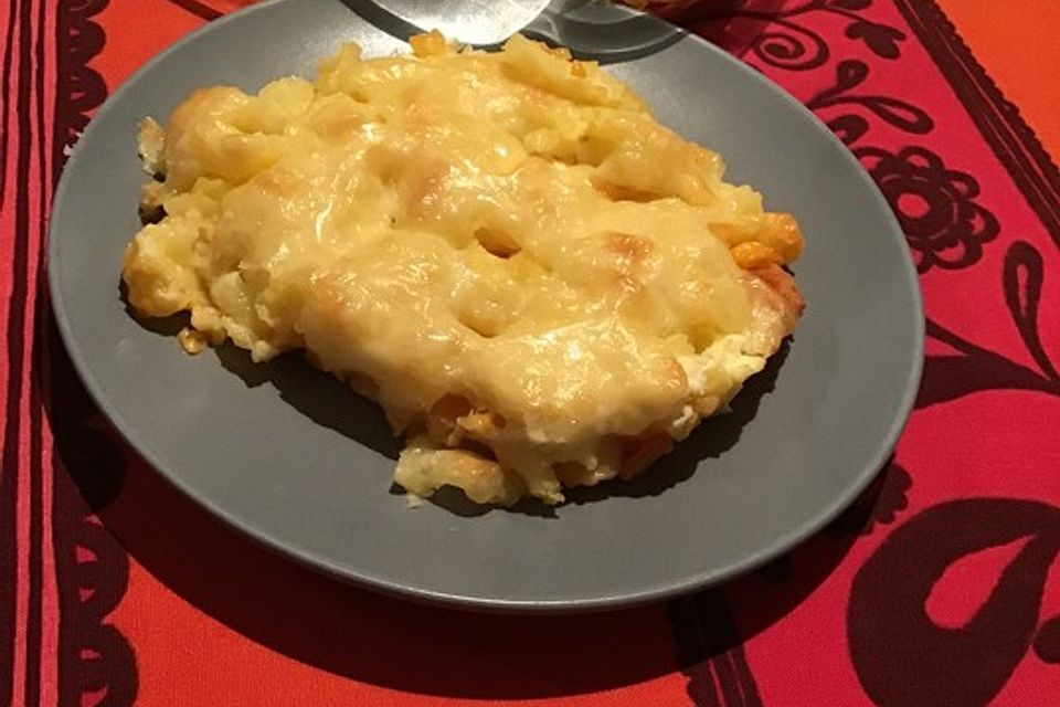 Kartoffelauflauf mit Mais, Pilzen und Paprika