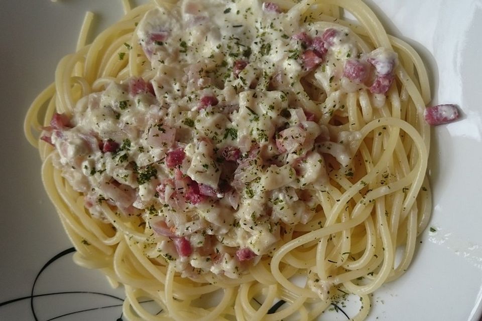 Pasta mit Schopftintling-Speck-Sauce