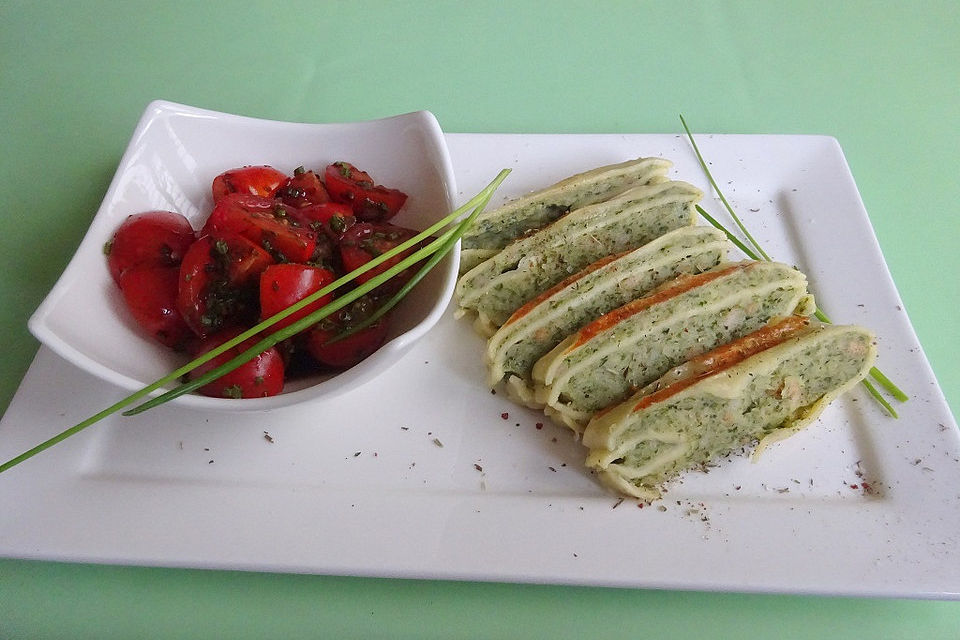 Maultaschen aus dem Kontaktgrill oder Toaster mit Tomatensalat