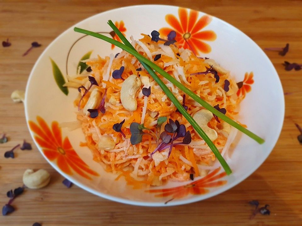 Kohlrabi-Karotten-Erdnuss-Salat von Kunnerla| Chefkoch