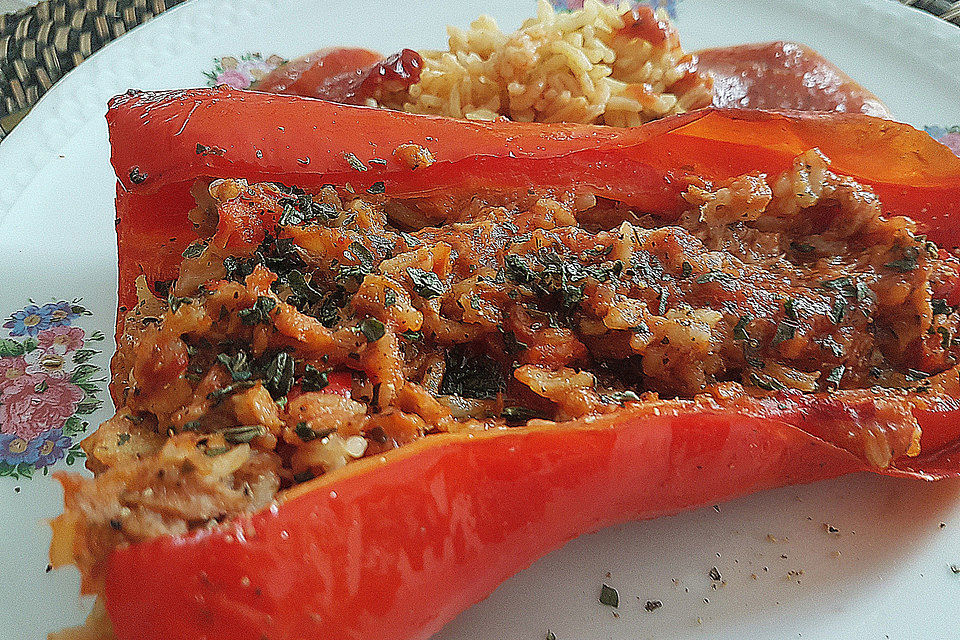 Gefüllte Paprikaschoten mit Thunfisch