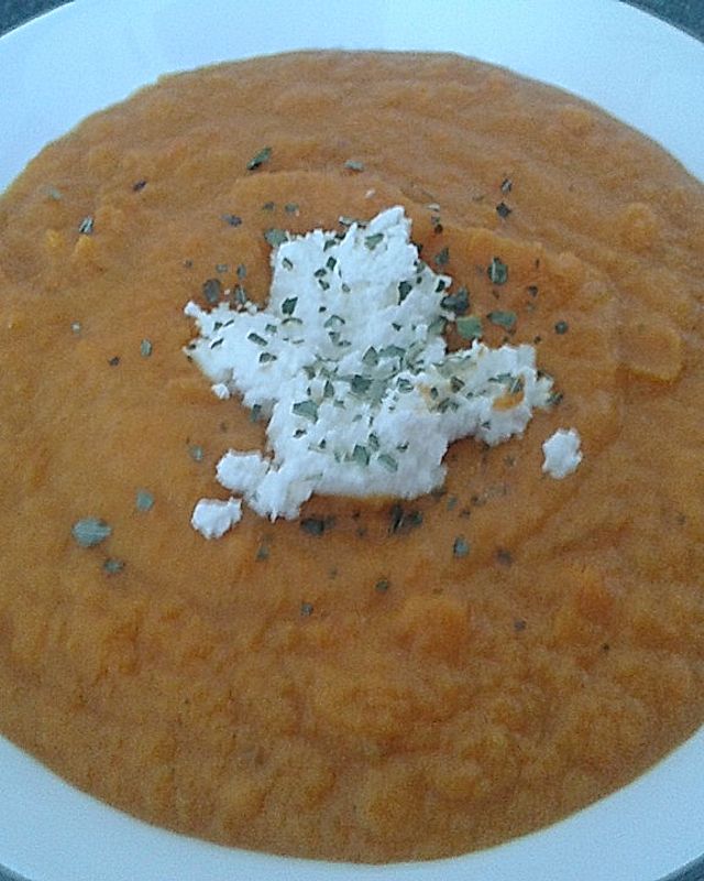 Amerikanische cremige Karotten und Süßkartoffel Suppe