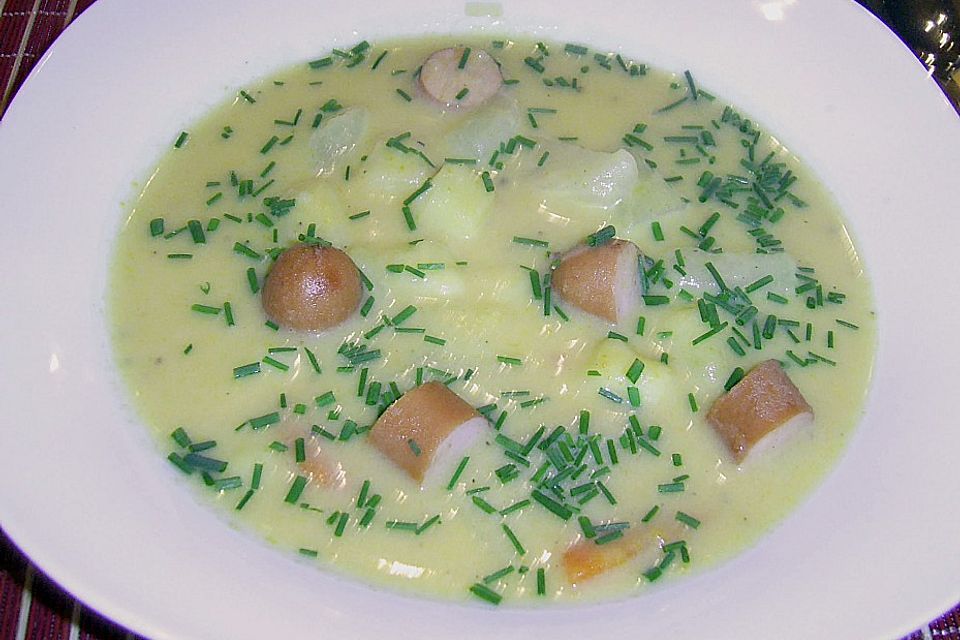 Kohlrabicremesuppe mit Fleischklößchen