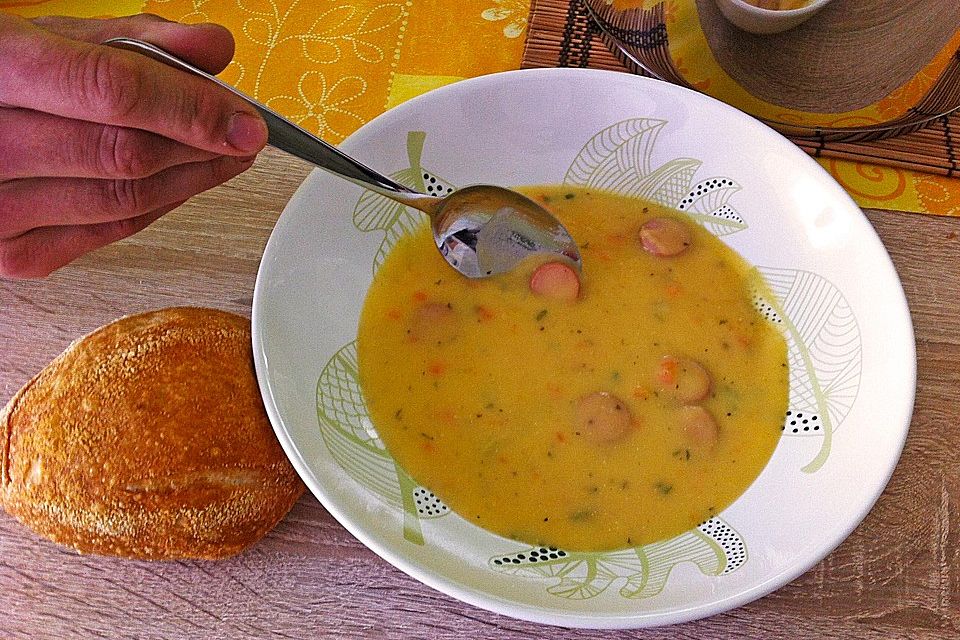 Kohlrabicremesuppe mit Fleischklößchen