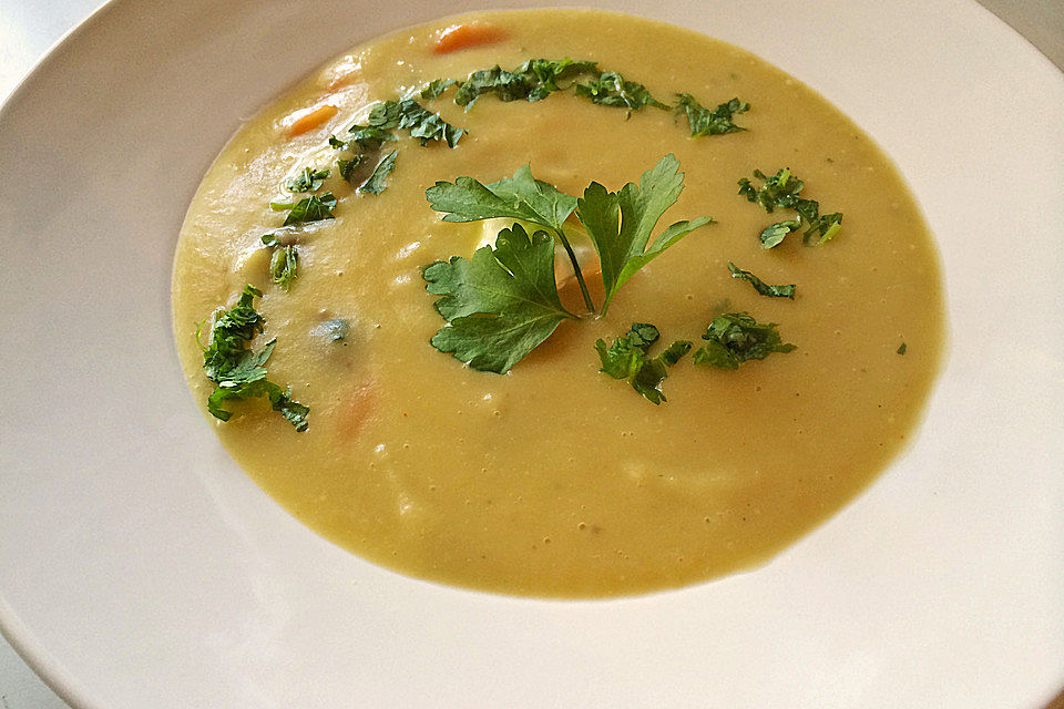 Kohlrabicremesuppe mit Fleischklößchen