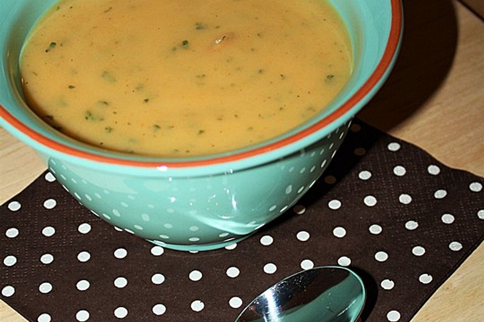 Kohlrabicremesuppe mit Fleischklößchen