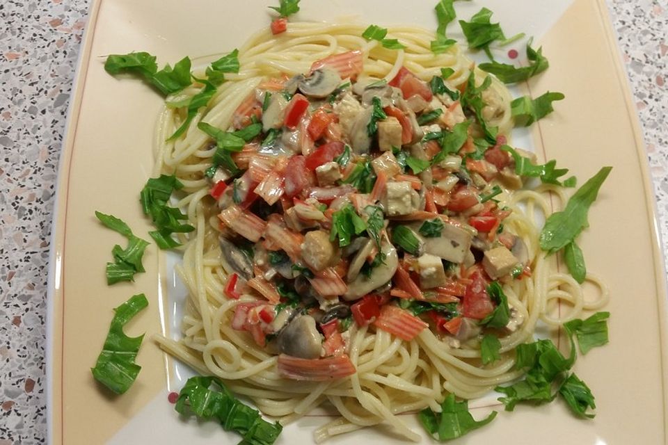 Spaghetti mit Gemüse aus der Pfanne