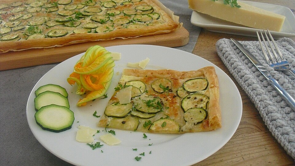 Schnelle Zucchinitarte mit Olivenöl von Rud1940| Chefkoch Schnelle Zucchinitarte mit Olivenöl von Rud1940| Chefkoch