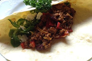 Burrito mit würziger Hack-Feta-Füllung