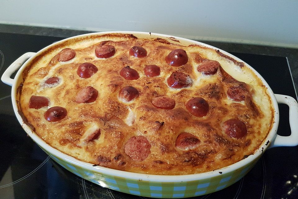 Überbackenes Sauerkraut mit Wurst und Kartoffelpüree