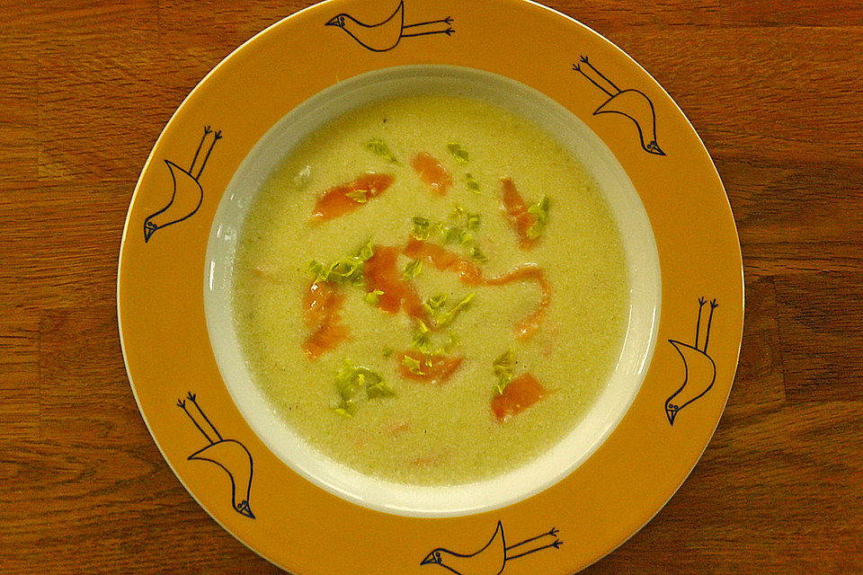 Gemüsesuppe mit Lachs und Meerrettich