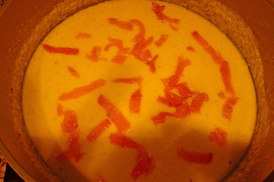 Gemüsesuppe mit Lachs und Meerrettich