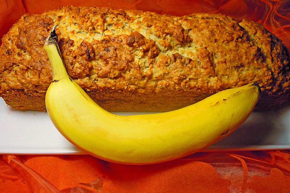 Bananenbrot mit Haferflocken und Walnüssen