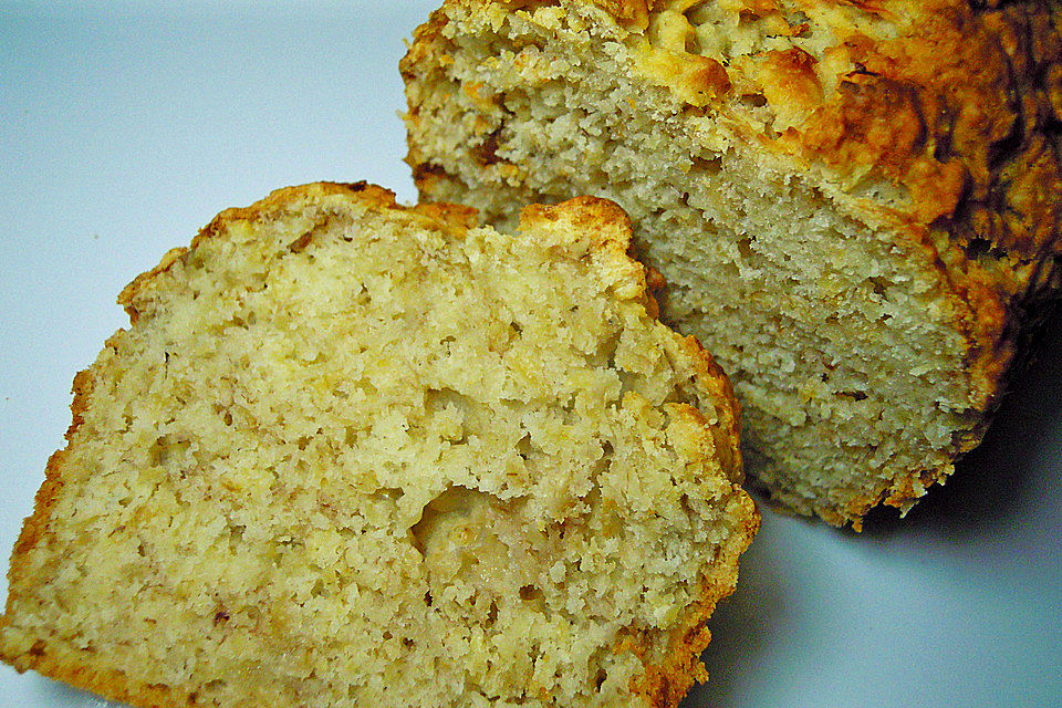 Bananenbrot mit Haferflocken und Walnüssen