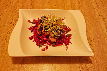 Rotkohl-Rettich-Salat mit Entenbrust
