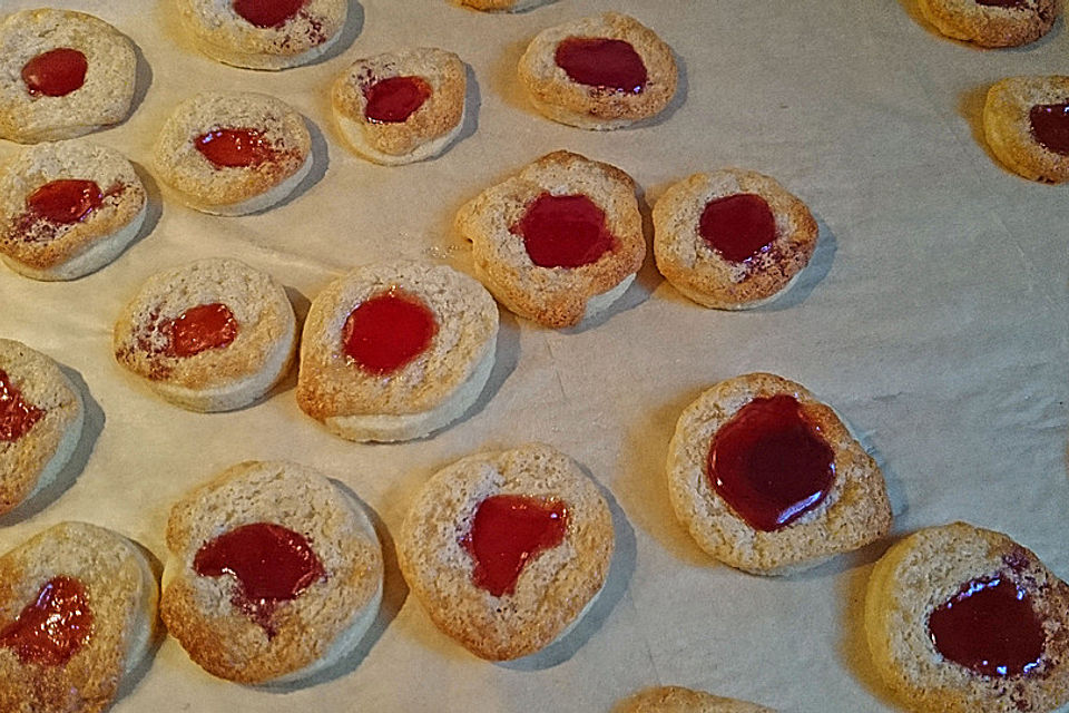 Ochsenaugen mit Marzipan Ochsenaugen mit Marzipan