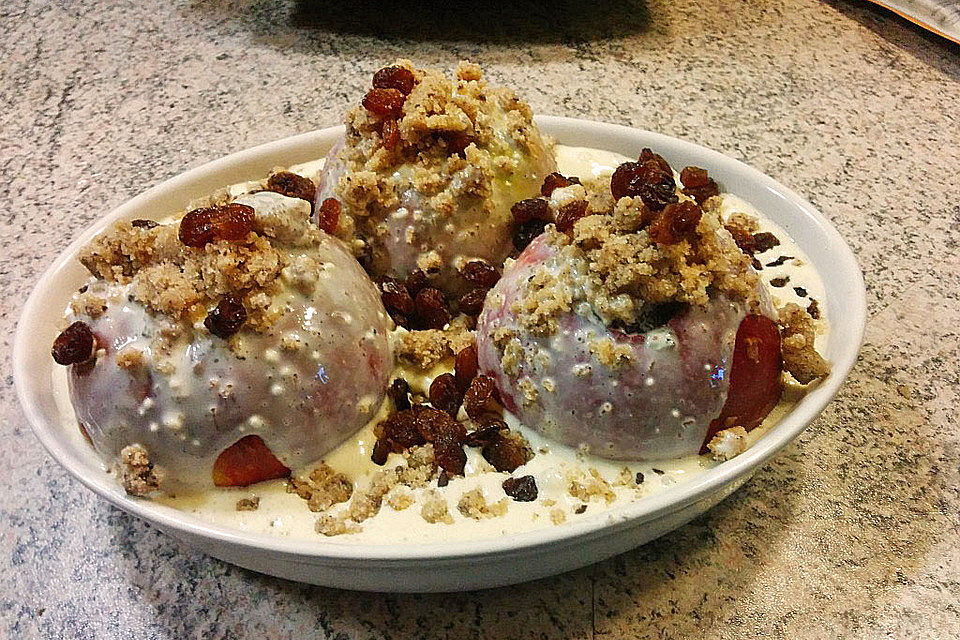 Bratapfel mit Vanille-Mascarpone und Streusel