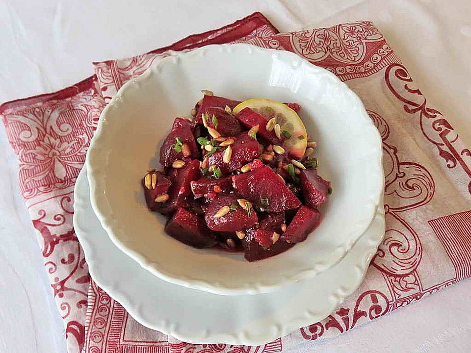 Rote Bete mit Sonnenblumenkernen als Gemüse von blackbie| Chefkoch