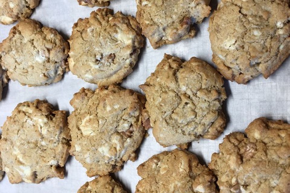 Weiße Schokoladen-Walnuss-Cookies