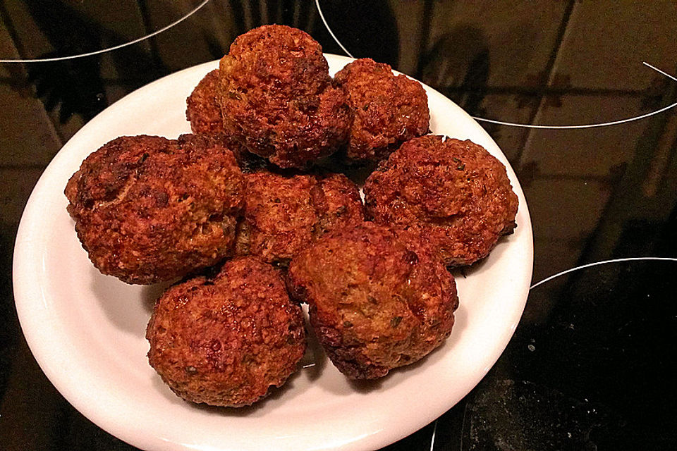 Backofenfrikadellen mit Feta-Käsefüllung