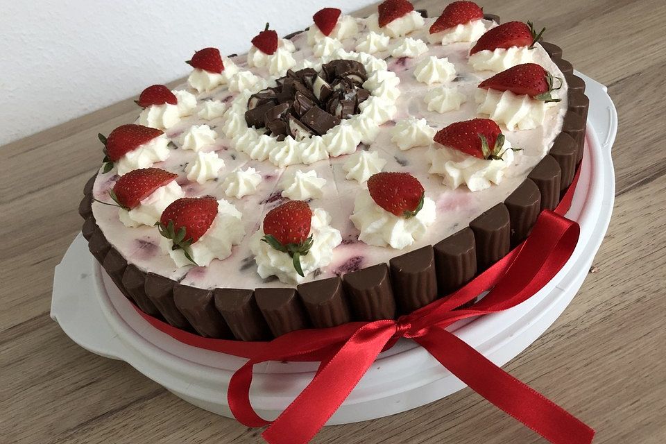 Erdbeer - Yogurette - Torte