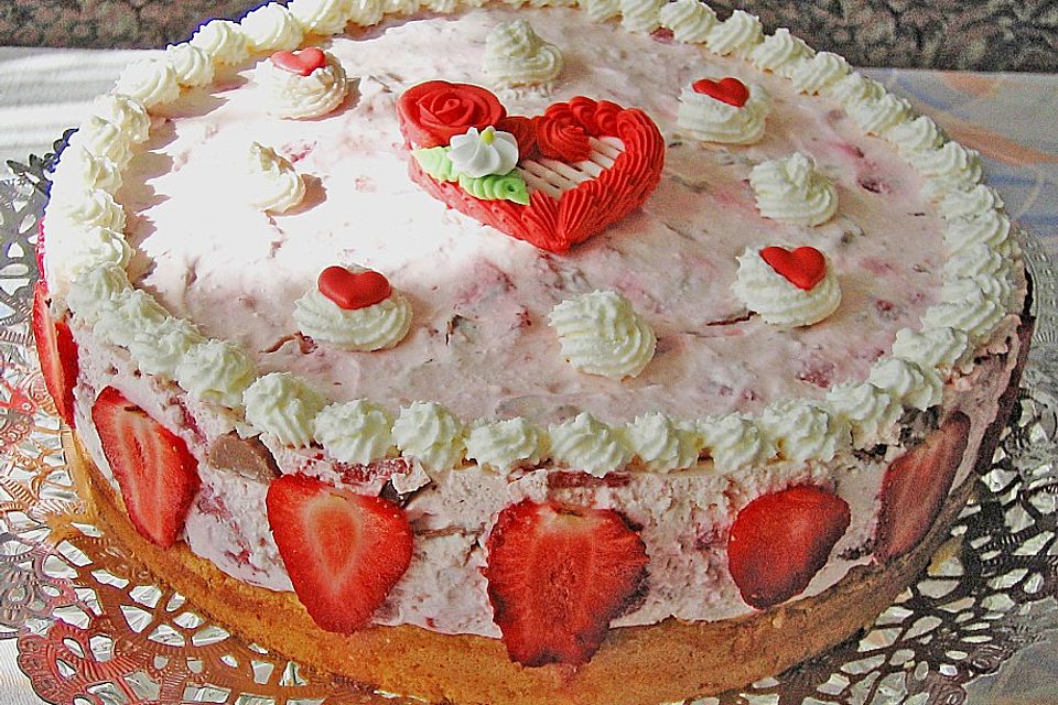 Erdbeer - Yogurette - Torte