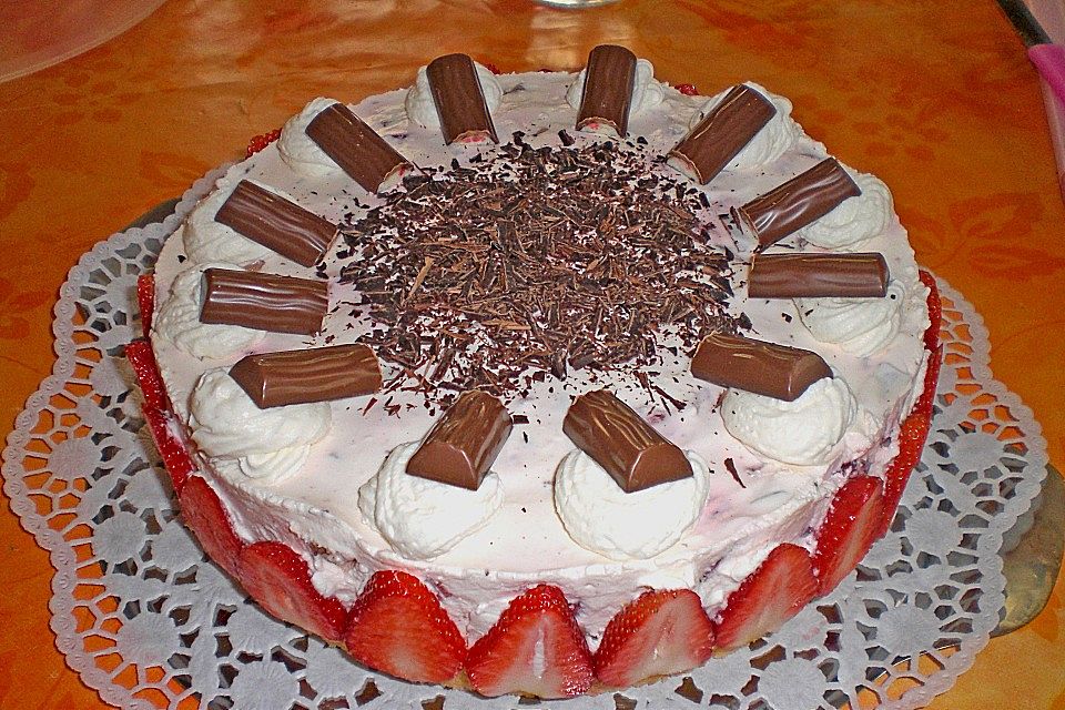 Erdbeer - Yogurette - Torte