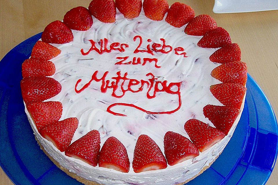 Erdbeer - Yogurette - Torte