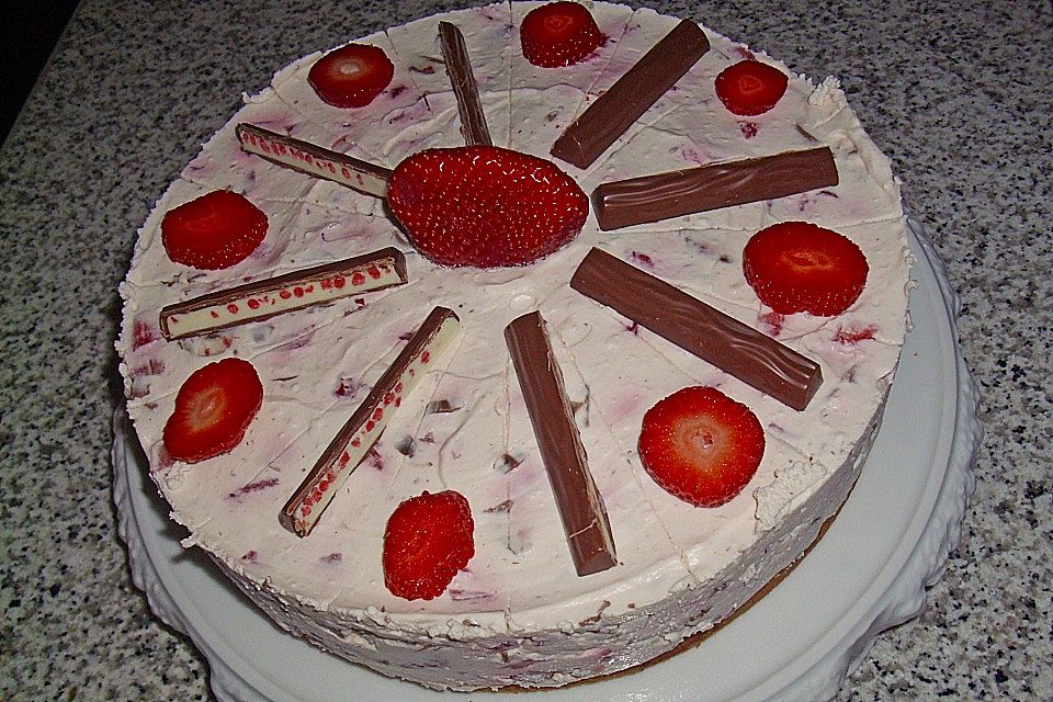 Erdbeer - Yogurette - Torte