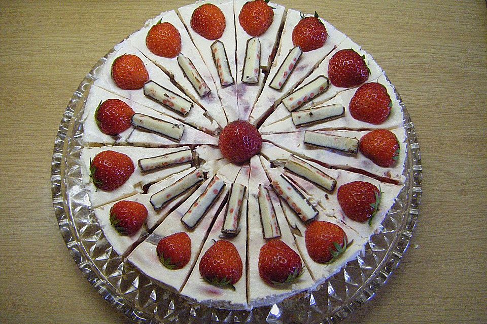 Erdbeer - Yogurette - Torte