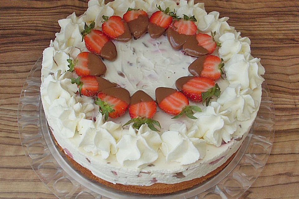 Erdbeer - Yogurette - Torte