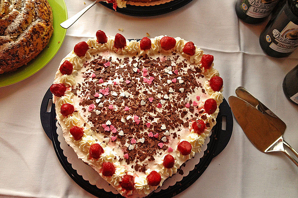 Erdbeer - Yogurette - Torte