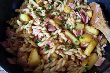 Kartoffeln mit Nudeln