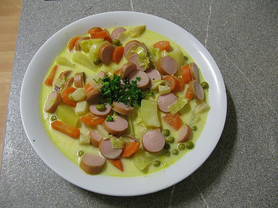 Gemüsesuppe mit Fleisch und (wer mag) Würstchen von Besitos1000| Chefkoch