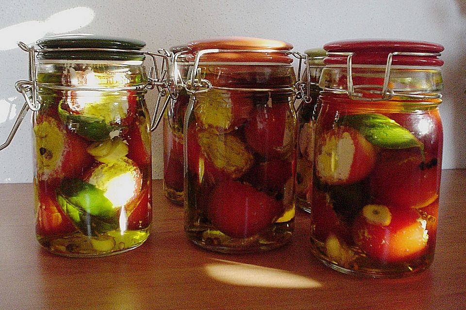 Gefüllte Tomaten mit Frischkäse