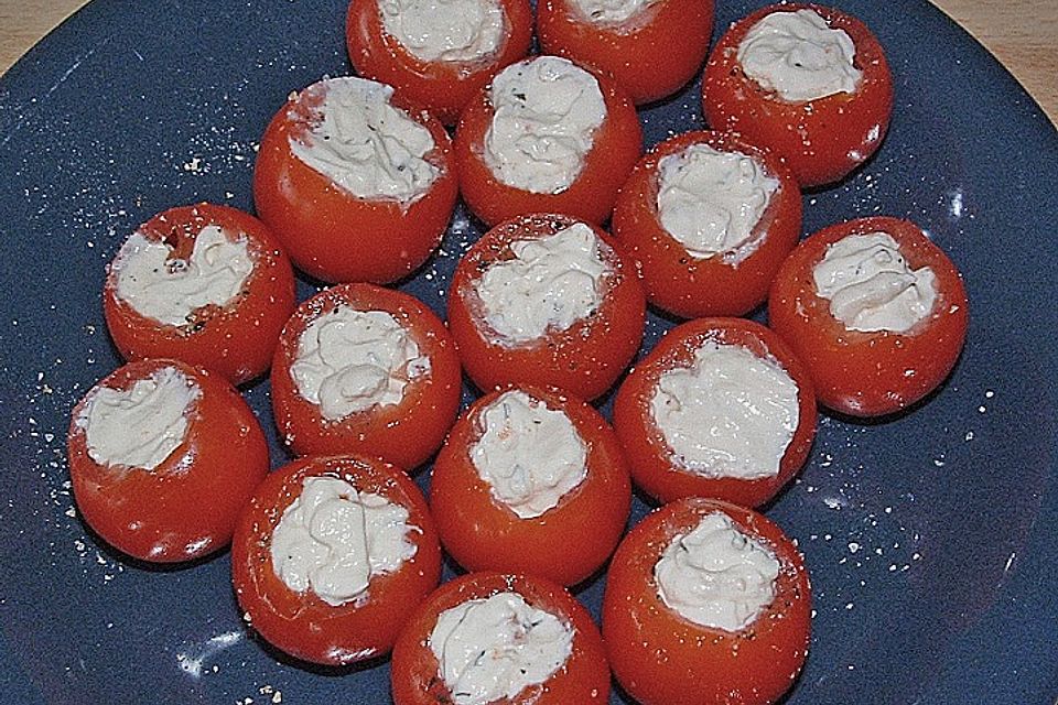 Gefüllte Tomaten mit Frischkäse